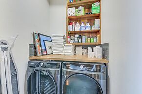 Luxe Mtn-view Escape 5 Mi to Dtwn Priest River!