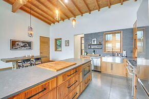 Luxe Mtn-view Escape 5 Mi to Dtwn Priest River!