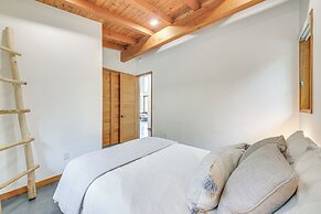 Luxe Mtn-view Escape 5 Mi to Dtwn Priest River!