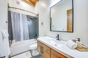 Luxe Mtn-view Escape 5 Mi to Dtwn Priest River!