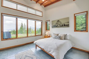 Luxe Mtn-view Escape 5 Mi to Dtwn Priest River!
