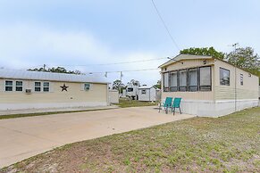 Davenport Couple's Retreat w/ Resort Perks!