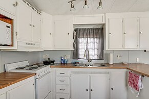 Davenport Couple's Retreat w/ Resort Perks!