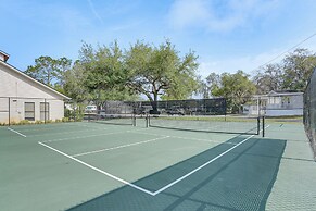 Davenport Couple's Retreat w/ Resort Perks!