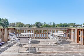 Davenport Couple's Retreat w/ Resort Perks!