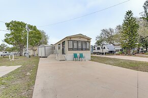 Davenport Couple's Retreat w/ Resort Perks!