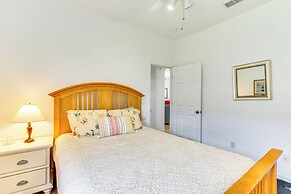 6 Mi to Fort Myers Beach: Lakefront Home w/ Pool