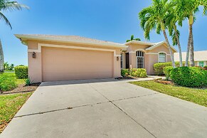 6 Mi to Fort Myers Beach: Lakefront Home w/ Pool