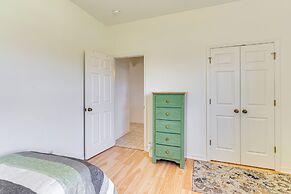 6 Mi to Fort Myers Beach: Lakefront Home w/ Pool