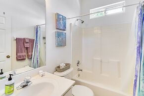 6 Mi to Fort Myers Beach: Lakefront Home w/ Pool