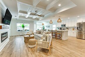 Walk to Beach: Family Retreat in Panama City!