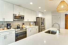 Walk to Beach: Family Retreat in Panama City!