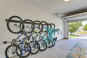 Walk to Beach: Family Retreat in Panama City!