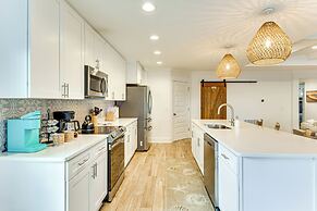 Walk to Beach: Family Retreat in Panama City!