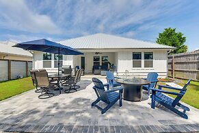 Walk to Beach: Family Retreat in Panama City!