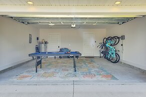 Walk to Beach: Family Retreat in Panama City!