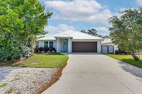 Walk to Beach: Family Retreat in Panama City!