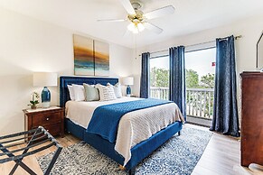 Paddleboards, Life Vests: Lake Conroe Getaway!