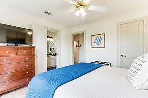 Paddleboards, Life Vests: Lake Conroe Getaway!