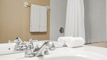 Upstay Spacious 3BR Home w Patio Vista Cay Resort