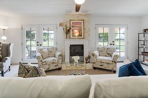 Calle Madrigal 30 Day Minimum 2 Bedroom Home