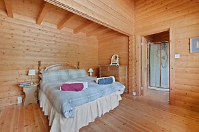Cabin in Scotland With Stunning Mountain Views