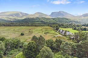 Cabin in Scotland With Stunning Mountain Views