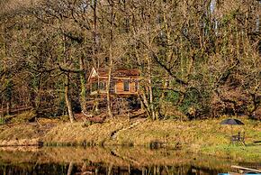 Treehouse in Germansweek Near Dartmoor Trails