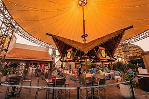 Hacienda Apartments near the beach