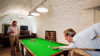 Historic Castle on River Tamar, No Deposit