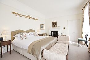 Historic Castle on River Tamar, No Deposit