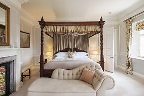 Historic Castle on River Tamar, No Deposit
