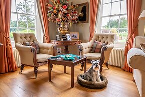 Historic Castle on River Tamar, No Deposit