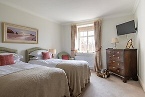 Historic Castle on River Tamar, No Deposit