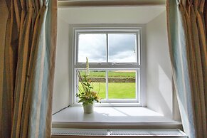 Pet-friendly Cottage in Belsay, No Deposit
