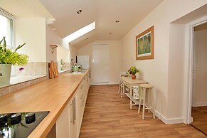 Pet-friendly Cottage in Belsay, No Deposit