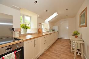 Pet-friendly Cottage in Belsay, No Deposit