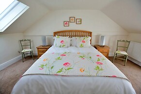 Pet-friendly Cottage in Belsay, No Deposit