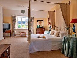 Cottage in Kingham With Private Pool Access