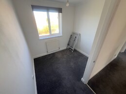 Charming Houghton Regis House With 4 Bedrooms