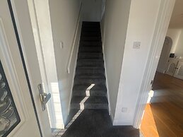 Charming Houghton Regis House With 4 Bedrooms