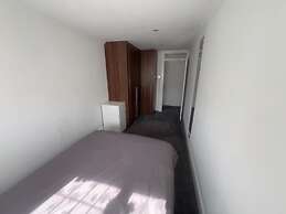 Charming Houghton Regis House With 4 Bedrooms