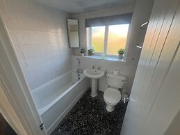 Charming Houghton Regis House With 4 Bedrooms