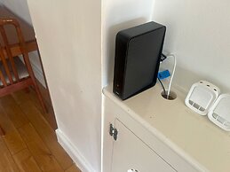 Charming Houghton Regis House With 4 Bedrooms