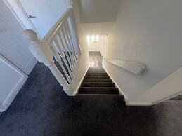 Charming Houghton Regis House With 4 Bedrooms