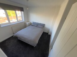 Charming Houghton Regis House With 4 Bedrooms