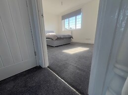 Charming Houghton Regis House With 4 Bedrooms