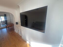 Charming Houghton Regis House With 4 Bedrooms