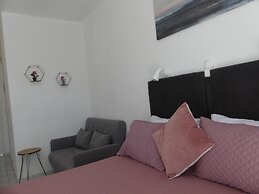 AMZ Apartments