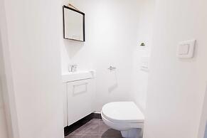 Beautiful Apartment at Gare de L'est Republique